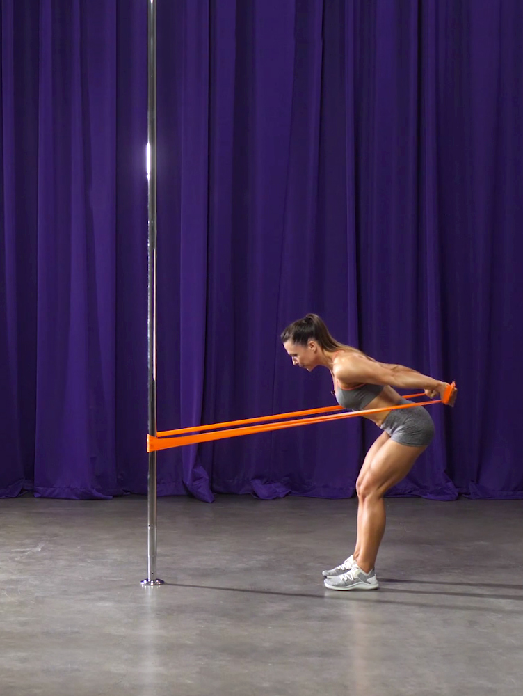Tricep-Kickback Oksana Grishina